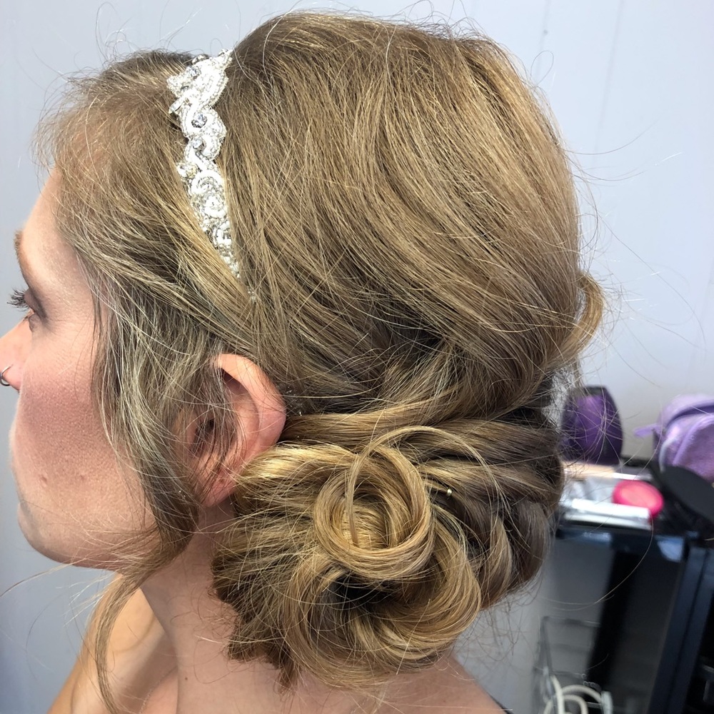 Bridal hair band